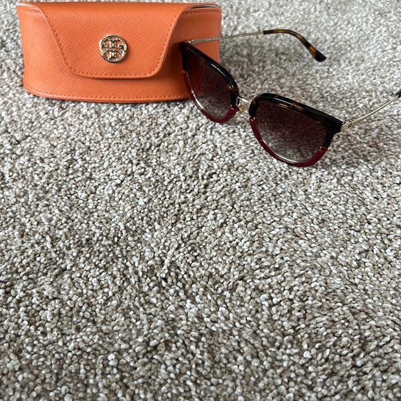 Tory Burch Sunglasses - Picture 3 of 4